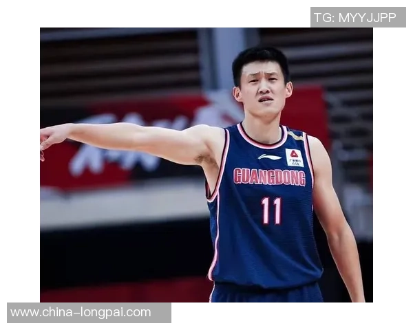 周鹏：从篮球场上的拼搏者到社会公益的热心人，见证成长与奉献的精彩人生